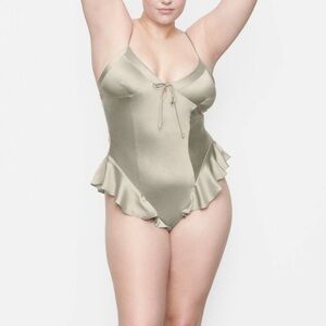 NWT Skims Silk Teddy 2X Color: Talc